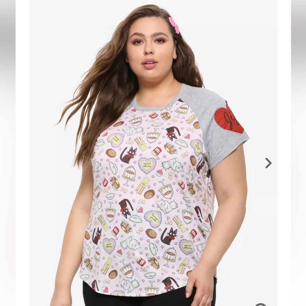 Hot Topic Kiki’s Delivery Service bakery toss raglan tee size 5 5x NWT 🩷🧁